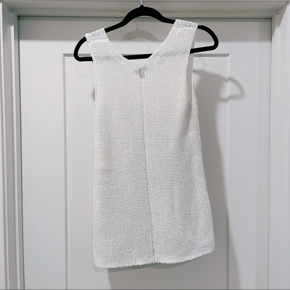 Vince Camuto ivory knit v-neck sleeveless top - Picture 2 of 2